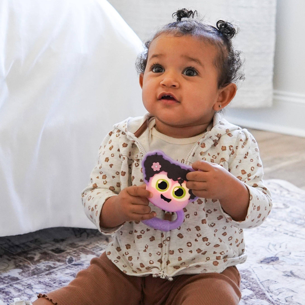 Jellystone Designs - Glo Pal Light Up Rattle: LUMI