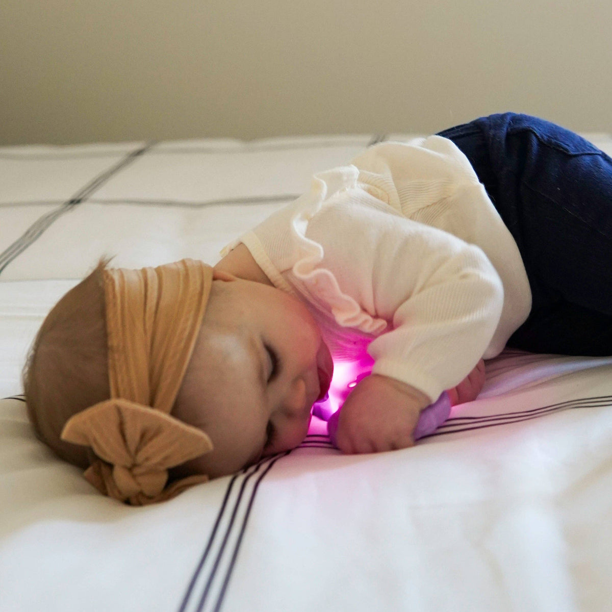 Jellystone Designs - Glo Pal Light Up Rattle: LUMI