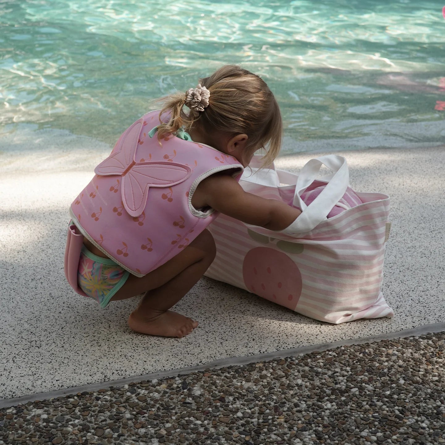 SUNNYLiFE Canvas Beach Tote | Strawberry Sunshine